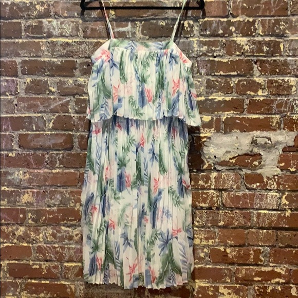 Pleated dress - Picture 2 of 5